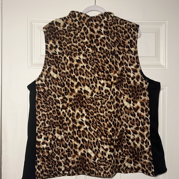 ⬇️New Direction Curvy Vest - Picture 3 of 6